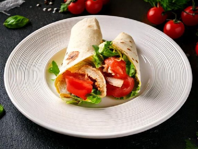 Caprese Chicken Wrap: Fresh and Flavorful