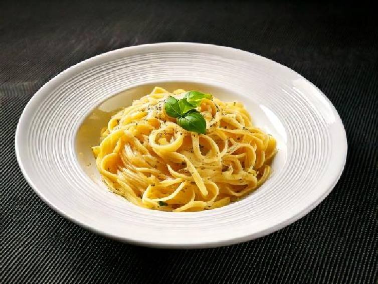 Classic Garlic Butter Pasta