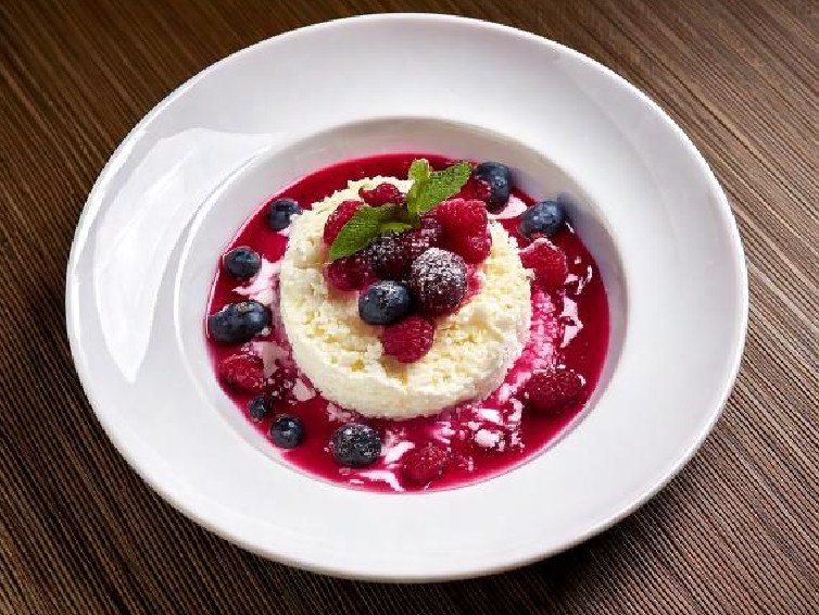 Cottage Cheese and Berry Delight
