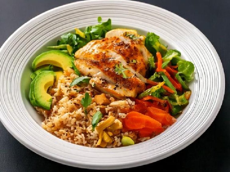 Lunch: Chicken and Veggie Rice Bowl (20-Minute Meal Prep)
