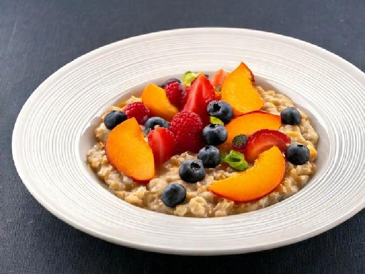 Microwave Oatmeal with Fruits