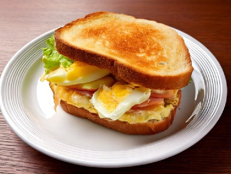 Classic Protein-Packed Egg & Turkey Sandwich