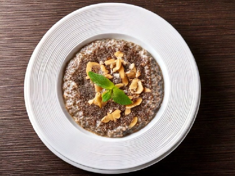 High-Fiber Chia Overnight Oats
